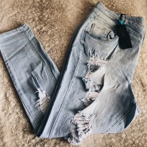+PLUS SIZE - HIGH RISE JEANS-